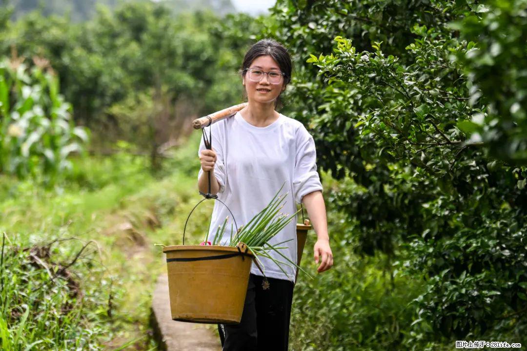 全网追的“扁担女孩”,找了一份暑假工,时薪12元 - 绵阳生活资讯 - 绵阳28生活网 mianyang.28life.com